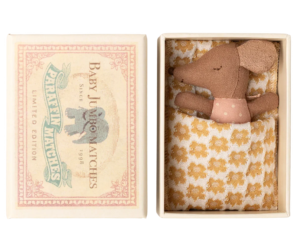 Maileg Schläfrige Babymaus in Streichholzschachtel – Rose
