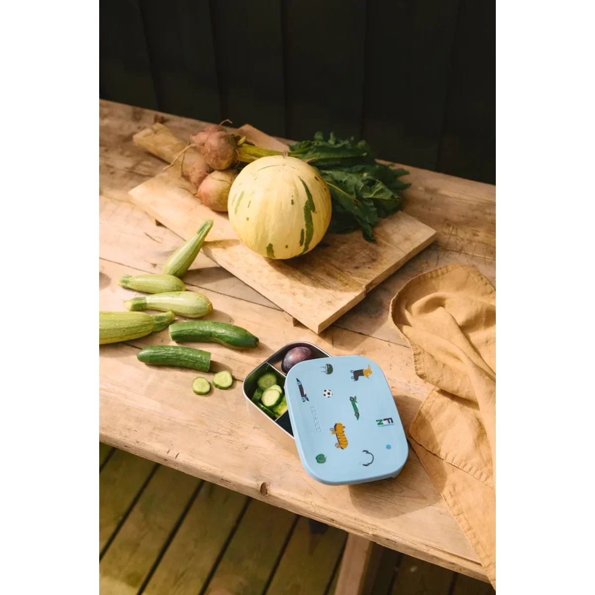 LIEWOOD Kinder Brotdose Edelstahl mit Silikondeckel Arthur "Fun / Beach blue"