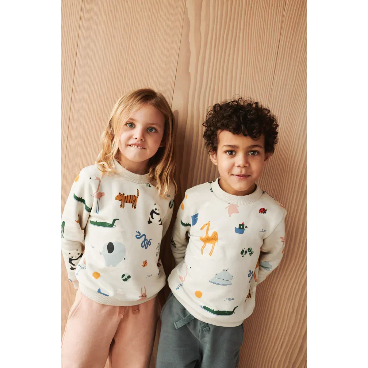 LIEWOOD Thora Bedrucktes Sweatshirt "Around the world / Sandy"