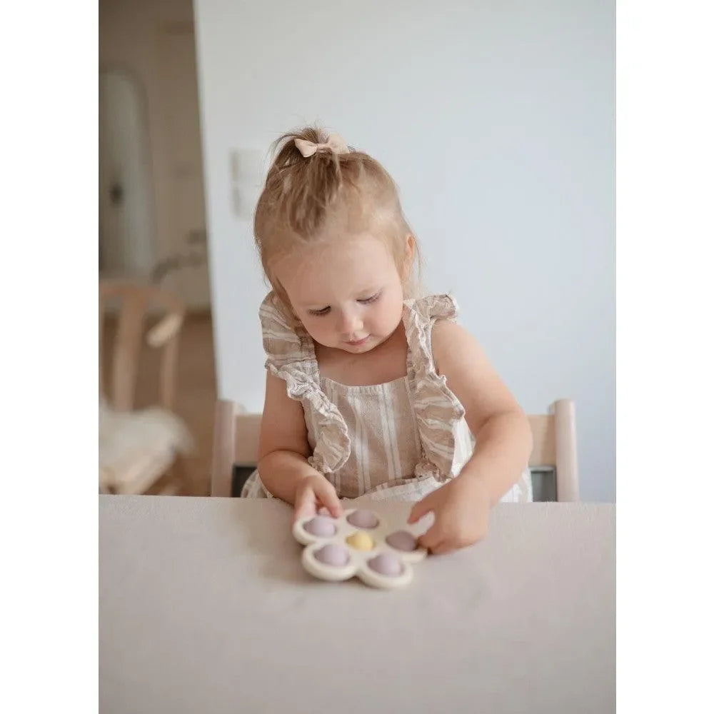 MUSHIE Pressspielzeug Blume