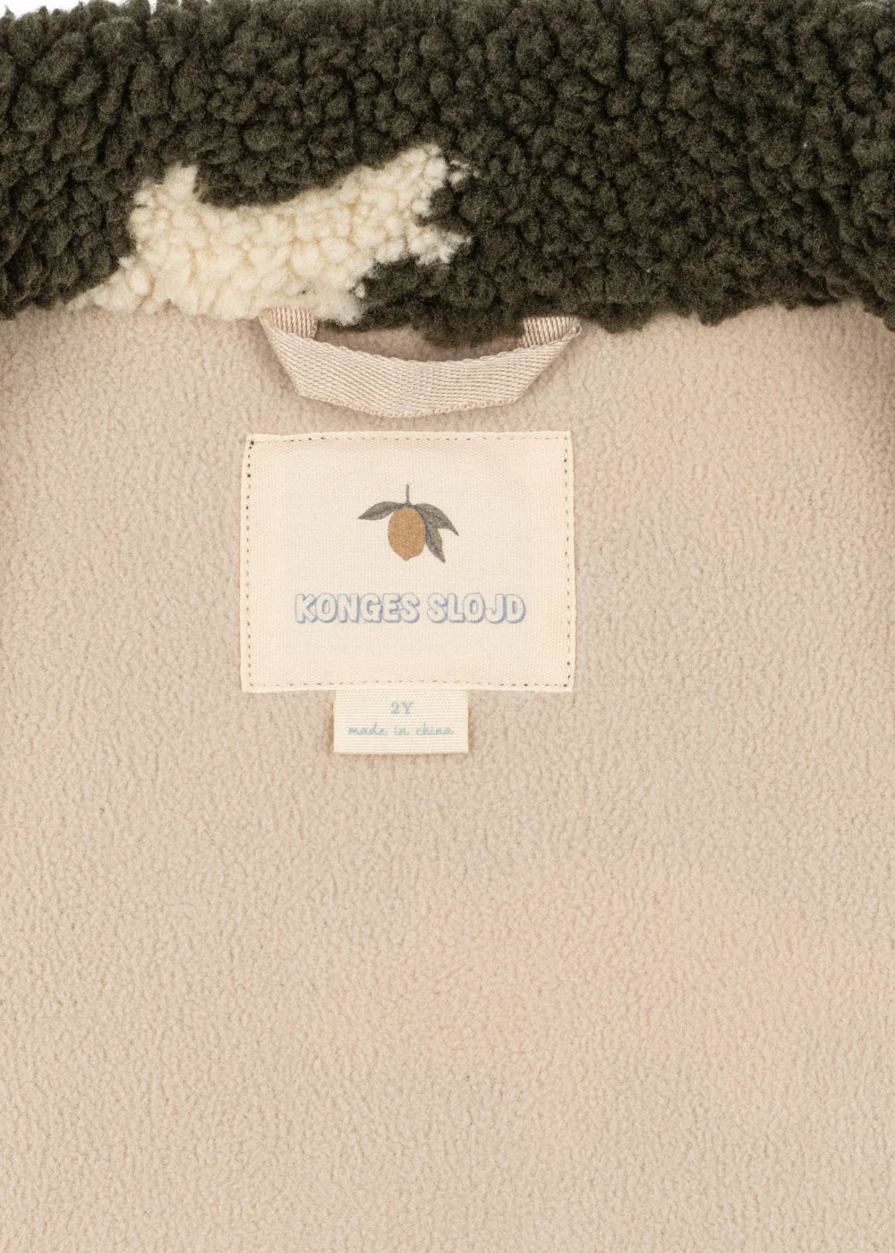 Konges Sløjd Jody Teddyjacke Dino Silhouette – Teddy Fleece Detail