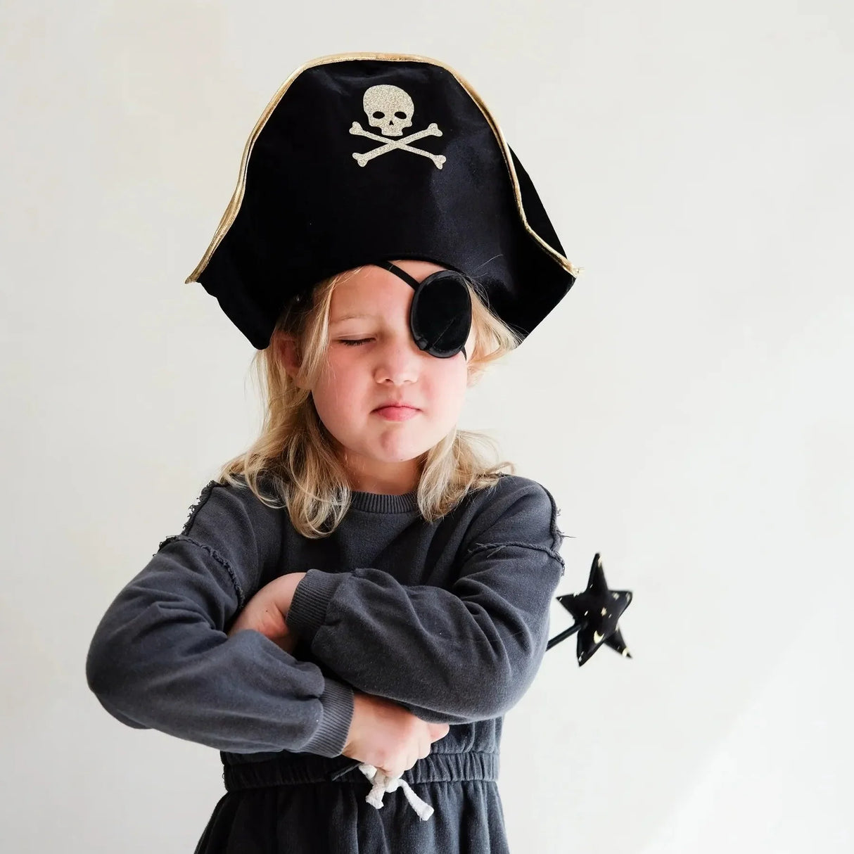 MIMI & LULA Piratenset mit Hut und Augenklappe