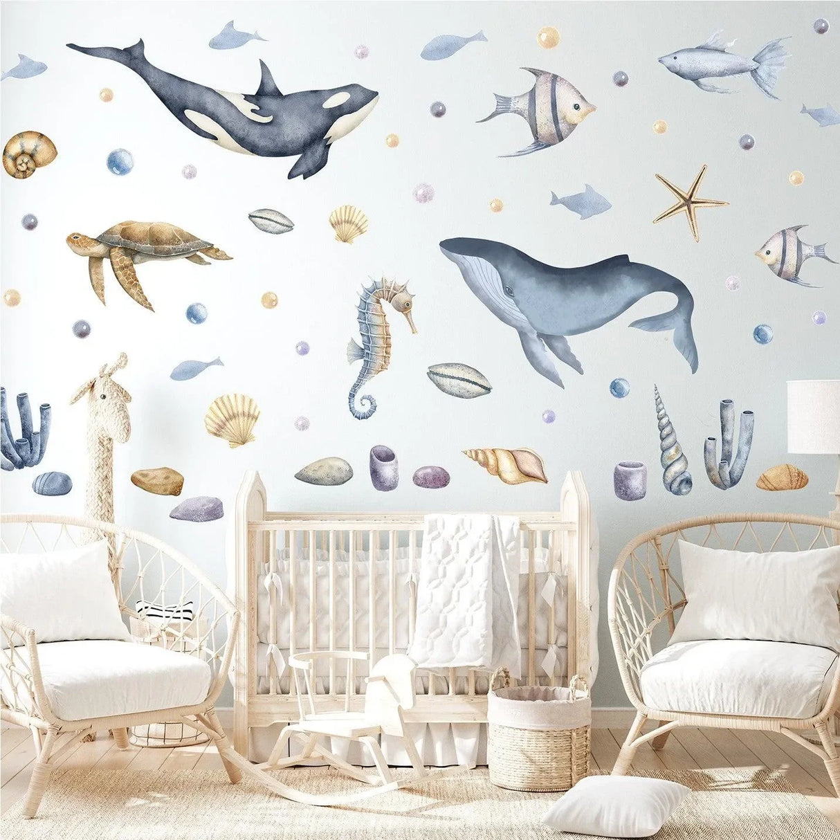 Wandtattoo Meerestiere im Kinderzimmer mit Wal, Schildkröte und Muscheln als Dekoration