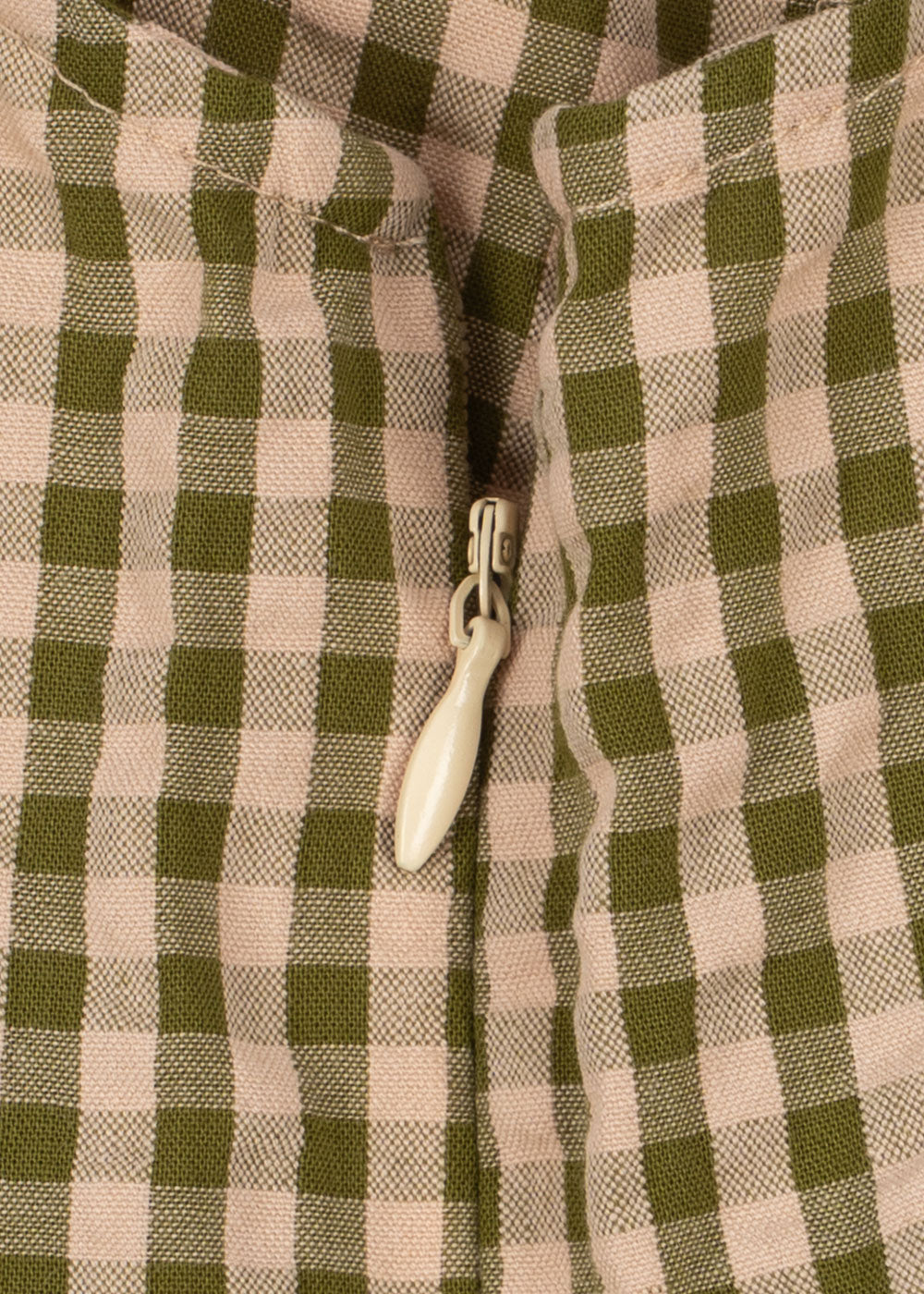 Konges Sløjd Kim Isotta Kleid Avocado Check – Seersucker-Detail