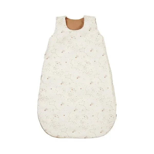 Babyschlafsack in beige mit dezentem Sternen-Muster, ärmellos, abgeflachte Form