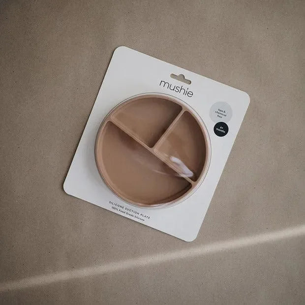 Runde Silikon-Teller mit Saugfuß, drei Fächer, beige, auf Verpackung liegend