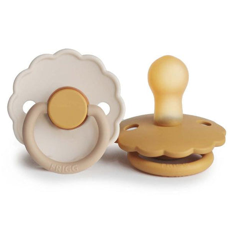 Zwei FRIGG Schnuller aus Silikon in Beigetönen, Baby-Erstausstattung im Kinder Concept Store