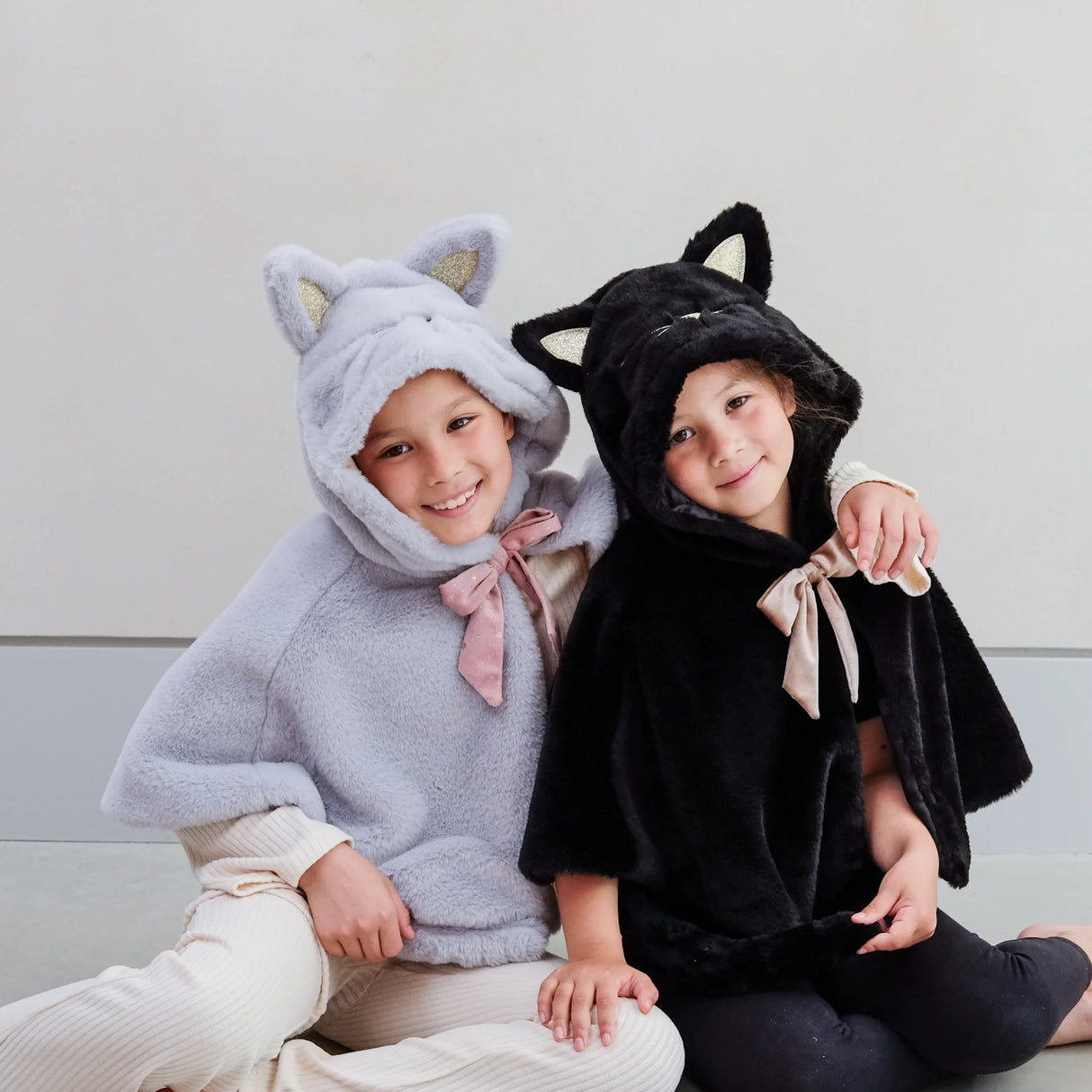MIMI & LULA Schwarzer Katzenumhang