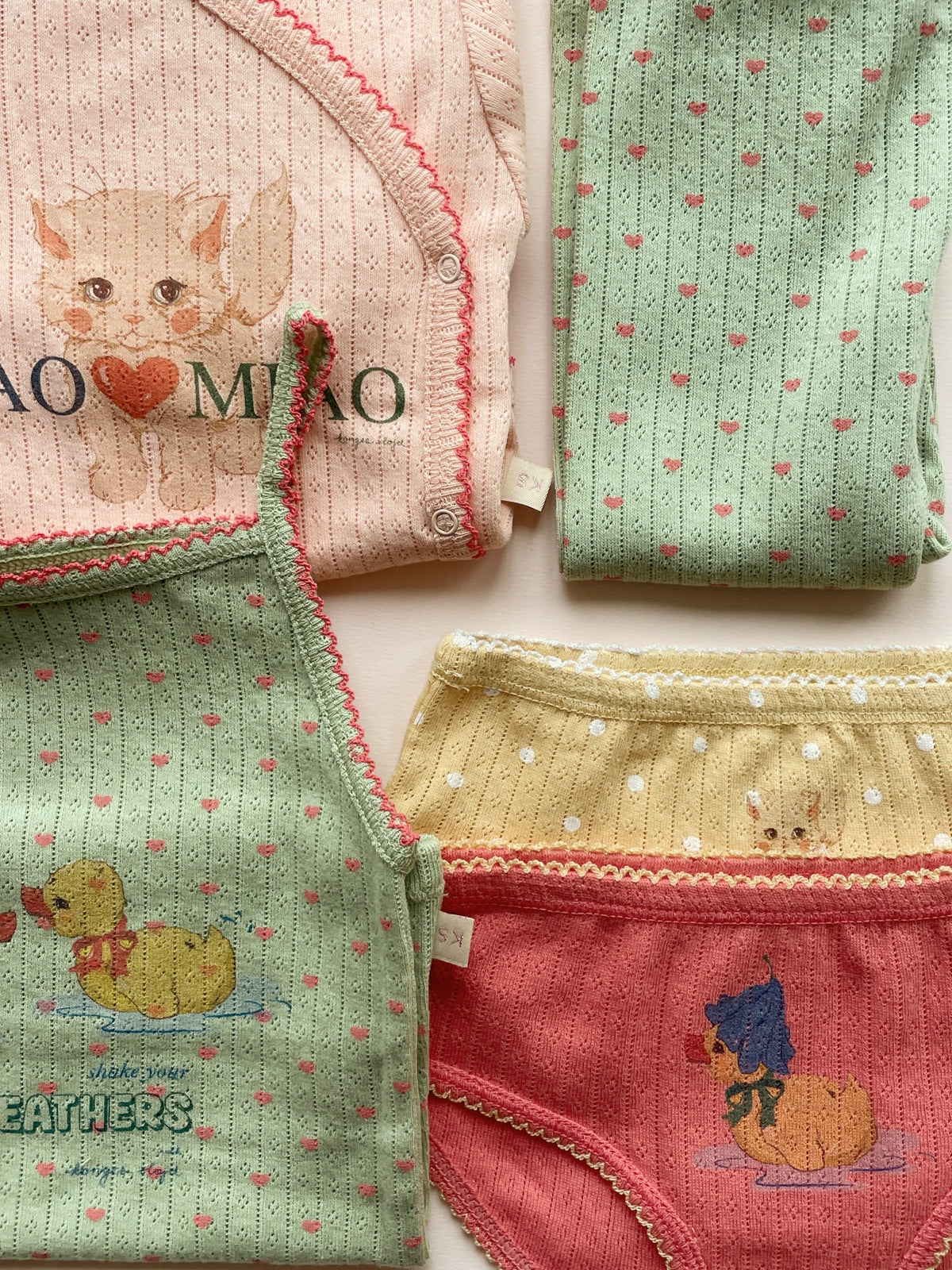 Konges Sløjd Kinderunterwäsche Dot Golden im Outfit