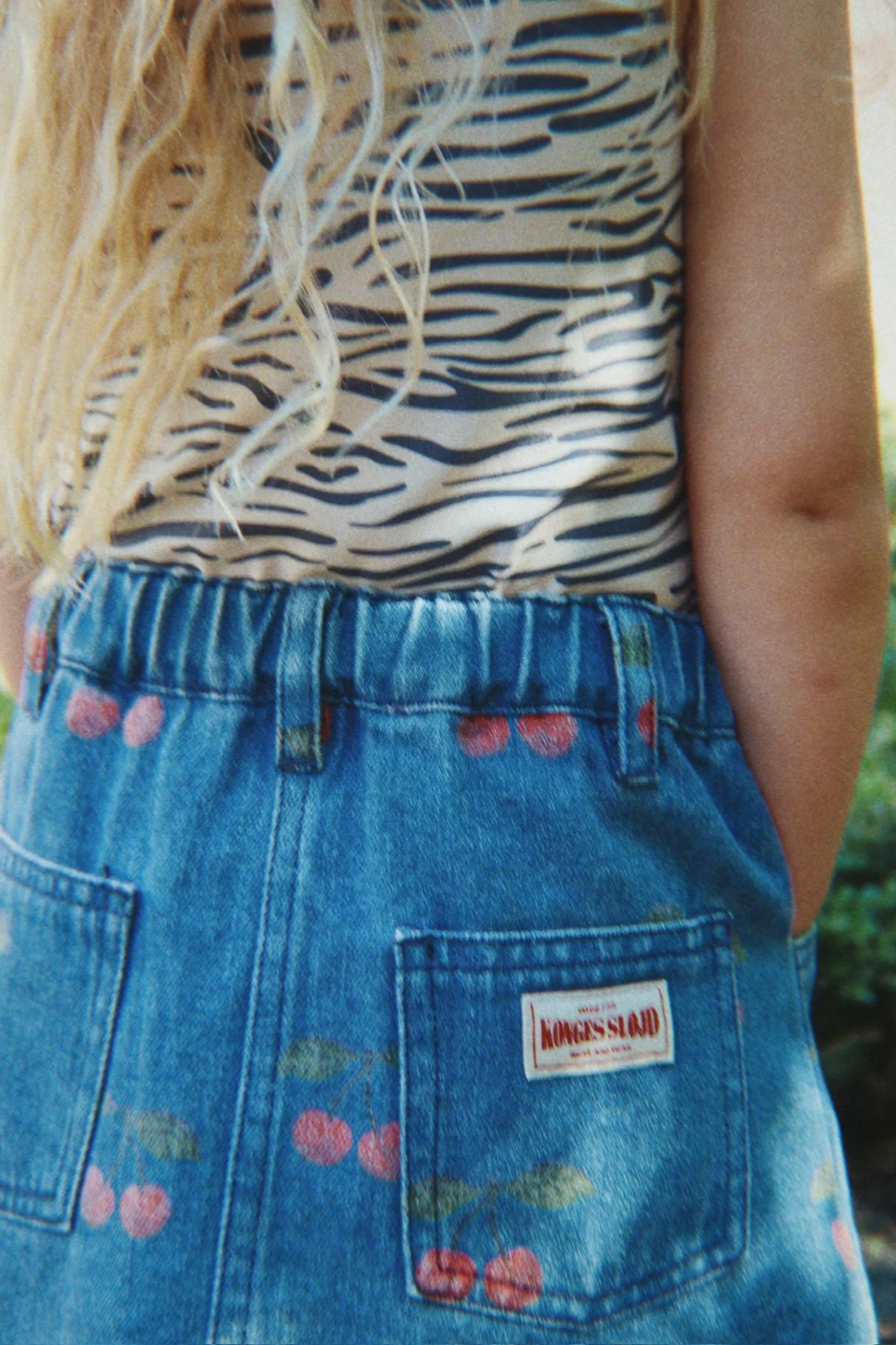 Konges Sløjd Rock Magot "Ma Grande Cerise"  – Kinder Denim Rock aus Bio-Baumwolle