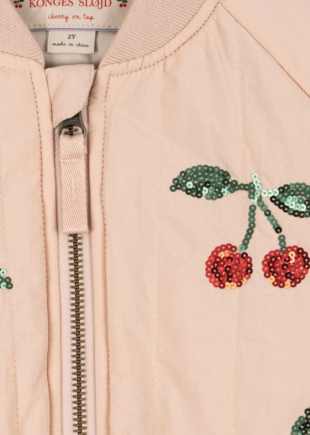 Konges Sløjd Juno Pailletten-Bomberjacke Cameo Rose – Seitenansicht