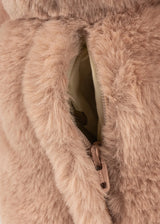 Konges Sløjd Teddy Bag in Teddybär-Form – Detailansicht